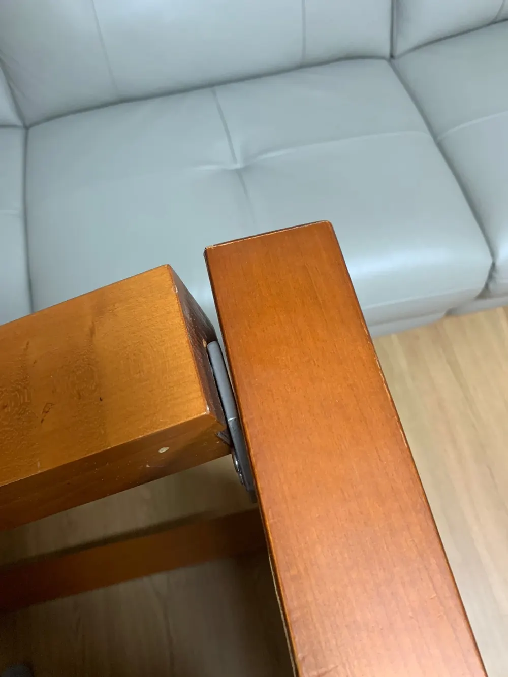 가구 결합부 경첩 하드웨어, 수리 전 모습